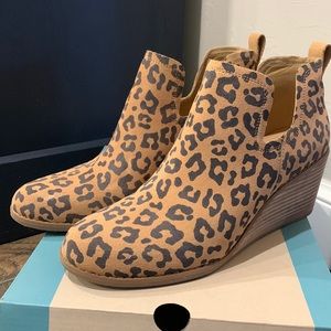 Toms Leopard Print Ankle Booties